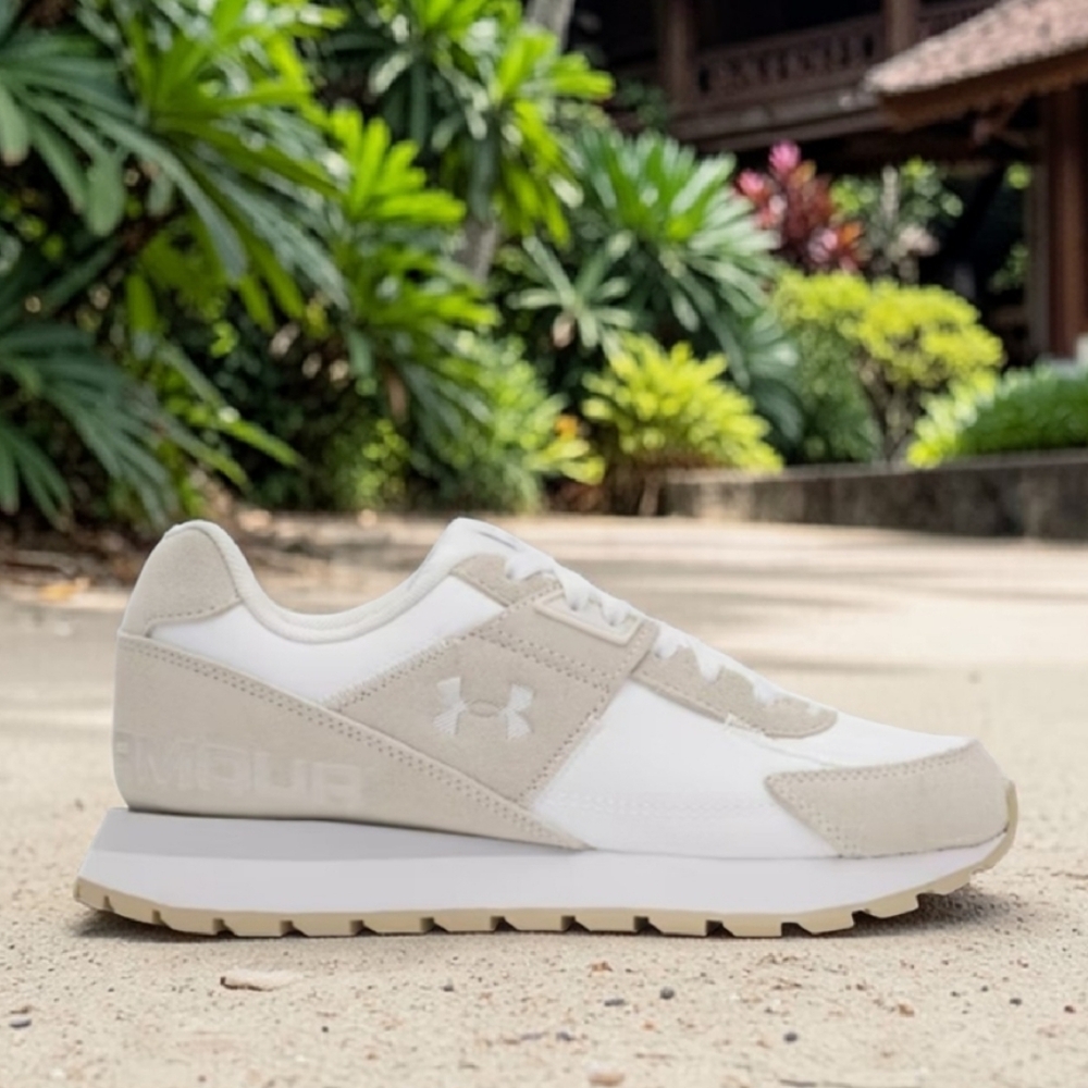 NIB Under Armour Essential Runner Cream and White Athletic Shoes Size-8.5